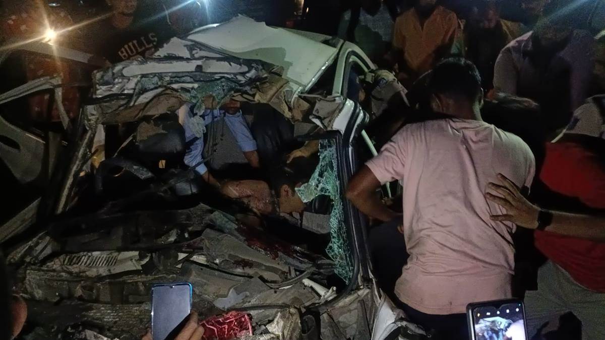 shajapur, Four youths died , road accident
