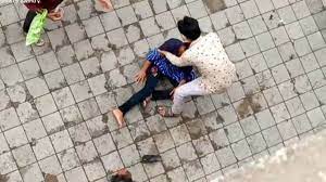 khandwa, girl jumped , railway overbridge 