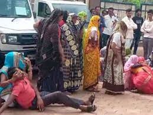 shivpuri,School bus collided , one died