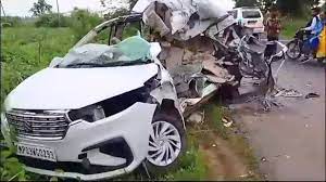 khandwa, Speeding truck hit, 5 youths died