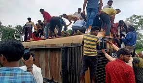 katni, Speeding bus , three youths died