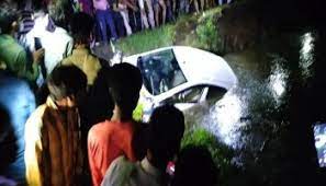 vidisha, Car fell , pit filled