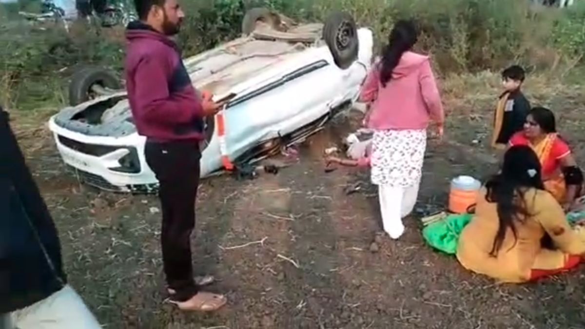 harda, Salkanpur, car of devotees 