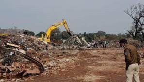 harda, 13 dead , 4 missing