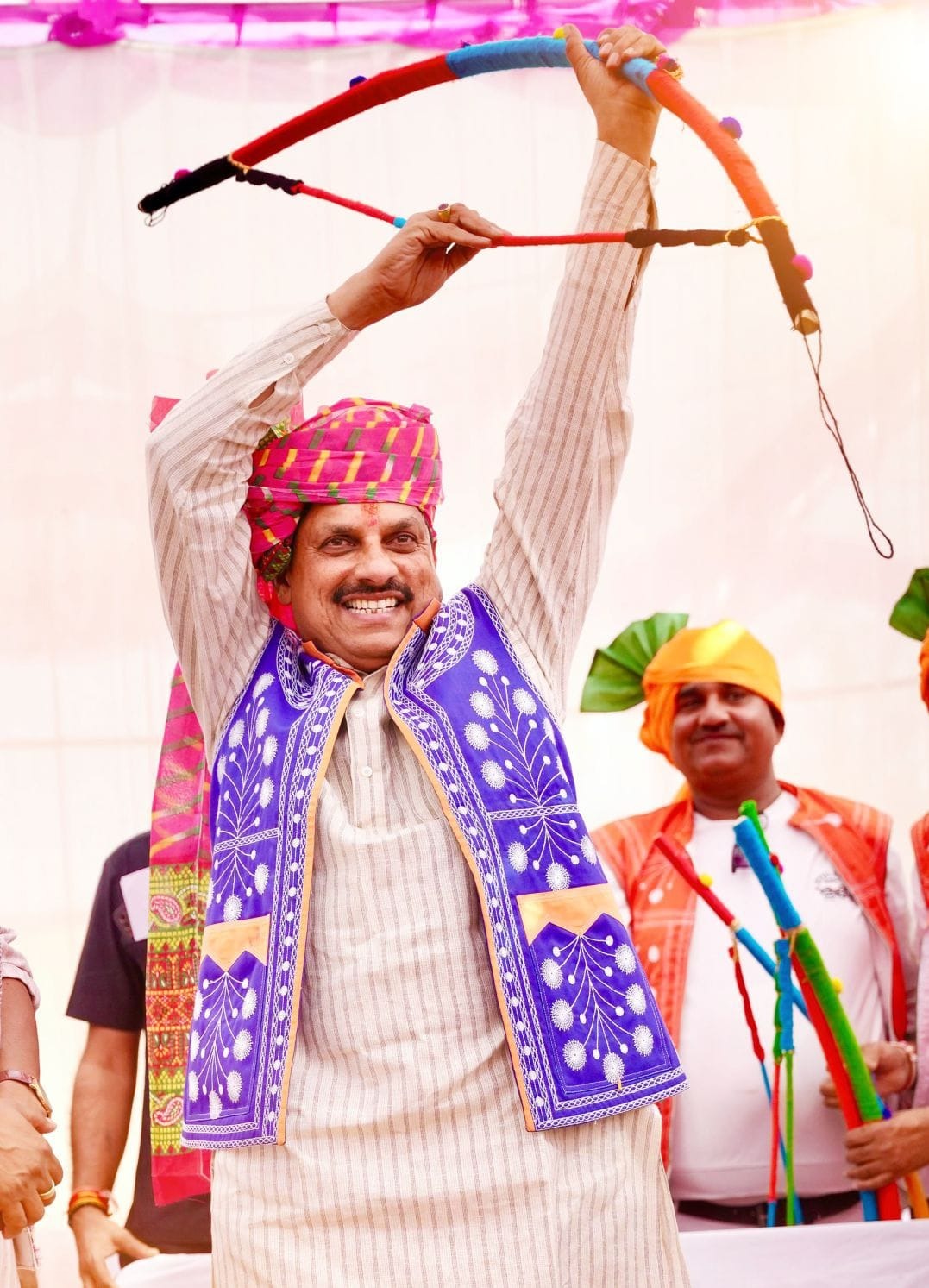 jhabua, Chief Minister ,Gulaliya, wore Jhuldi.