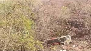 burhanpur, bus , deep gorge