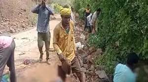 raipur, Speeding pickup , ditch