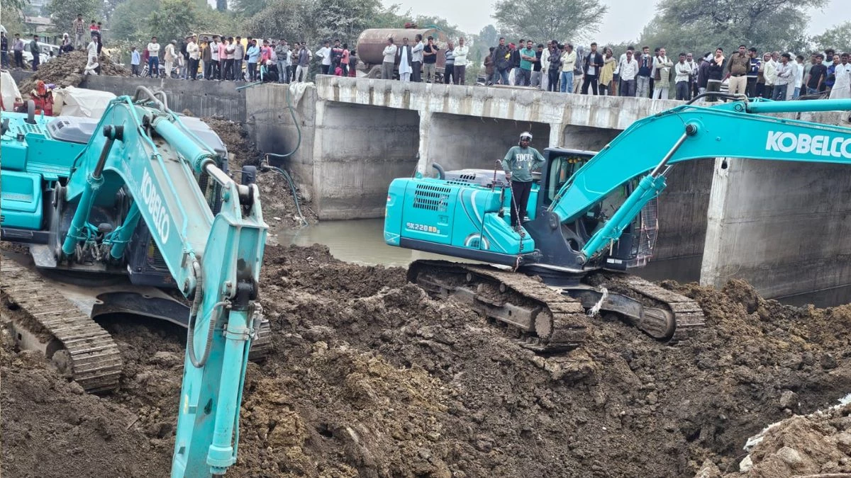 sehore,Accident , soil collapse 