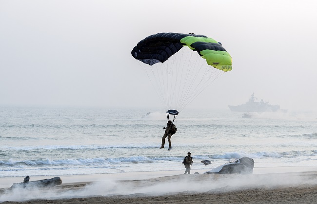 new delhi, Two Marine commandos ,Operation Demo