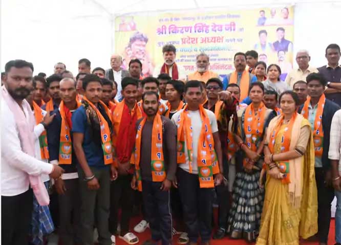 dantewada,   Congress-supported Sarpanch, joined BJP  