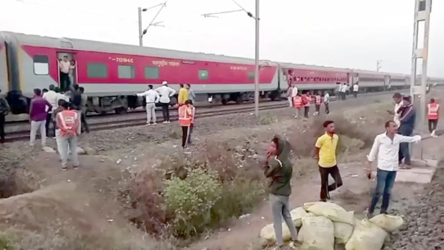 kathmandu,Seven Nepali citizens , Maharashtra train  