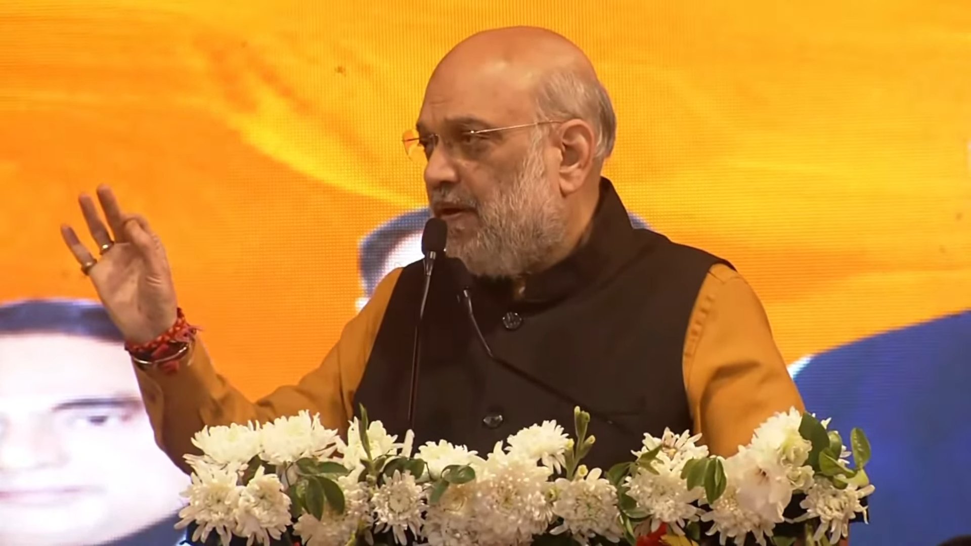 new delhi, Shah cornered Kejriwal , issue of Sanatan