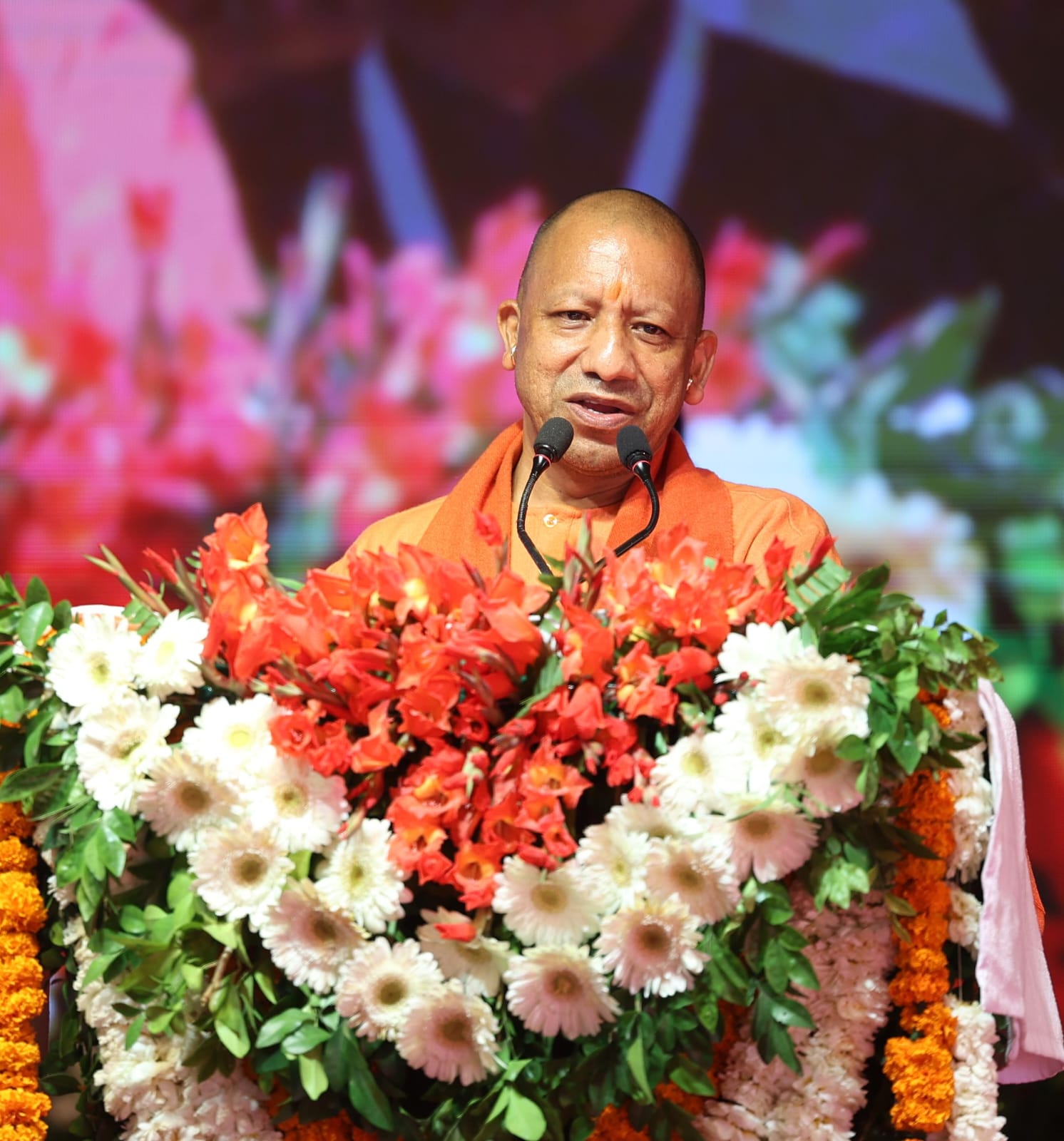 lucknow, Chief Minister Yogi, discussed with   officials 