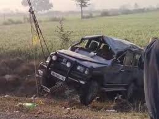   Maihar: Vehicle of devotees , Maha Kumbha overturned