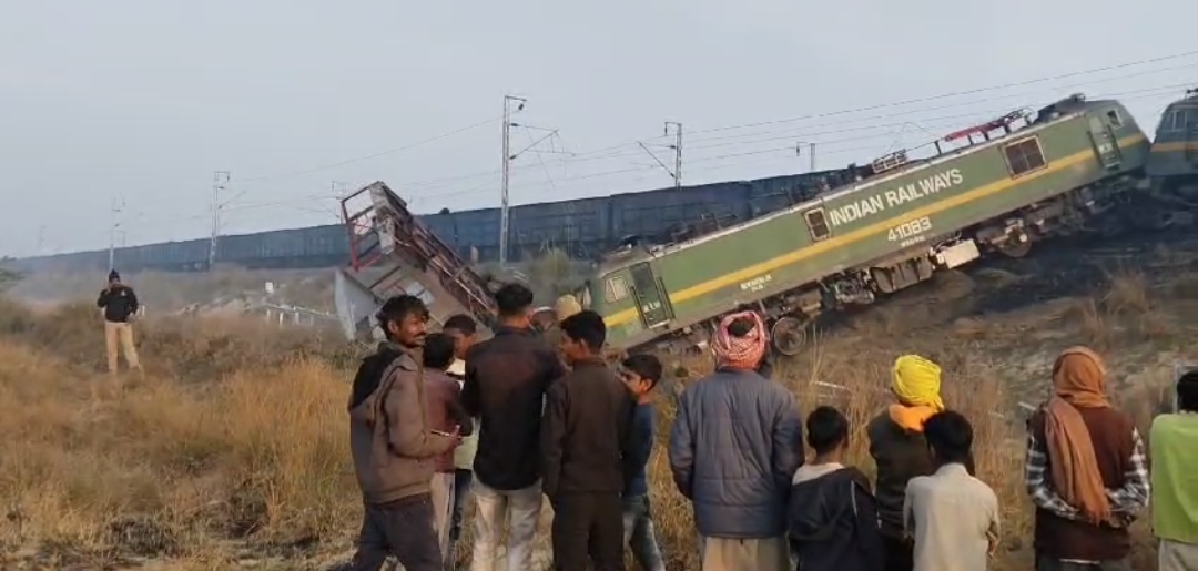fatehpur, Two freight trains , Uttar Pradesh
