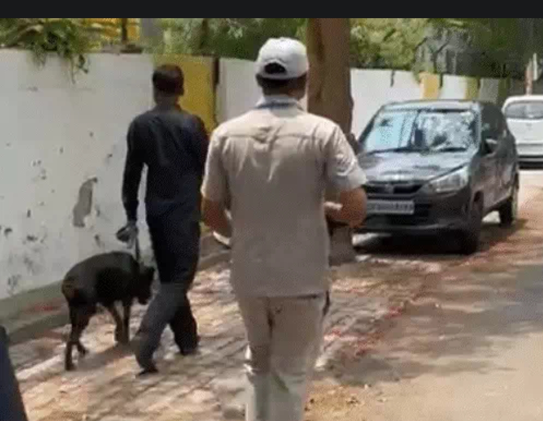  Noida, Bomb threat, three schools 