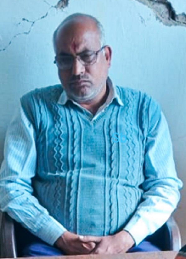 satna. EOW ,tehsil office employee 