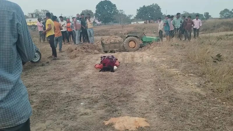   Korba, Driver dies , tractor overturns