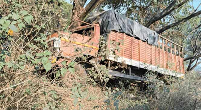 jagdalpur, High speed ,uncontrolled truck 