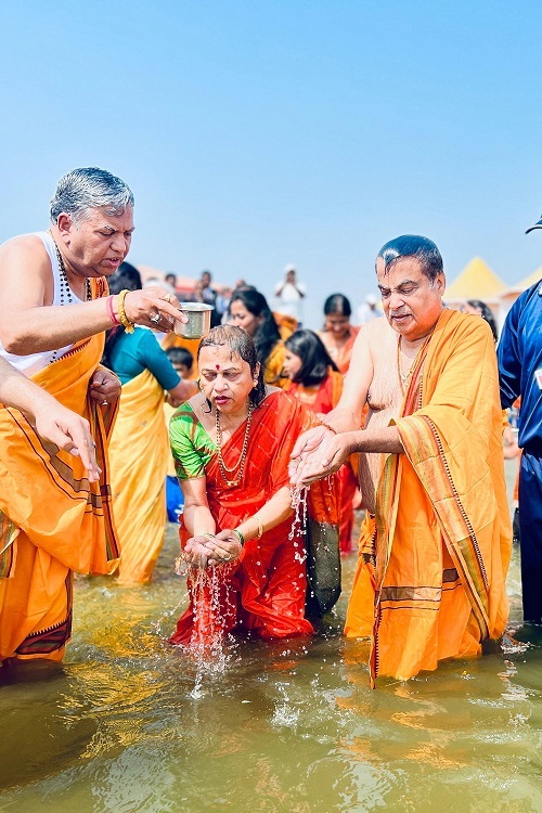 mahakumbhnagar, Prayed to Maa Ganga, Nitin Gadkari