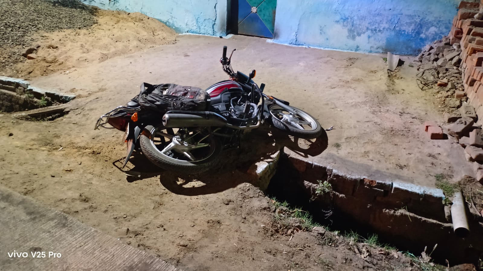 anuppur,   four-wheeler , dragged a biker 