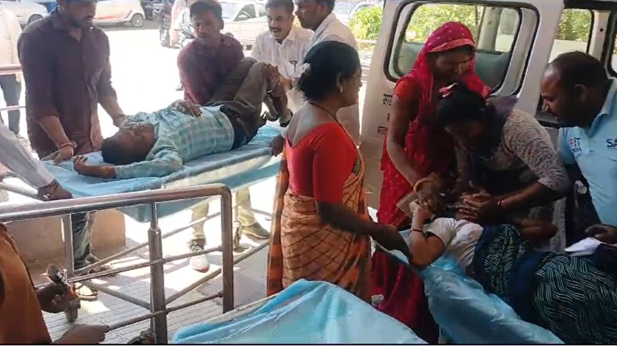 bhopal, Two employees,  drinking phenyl