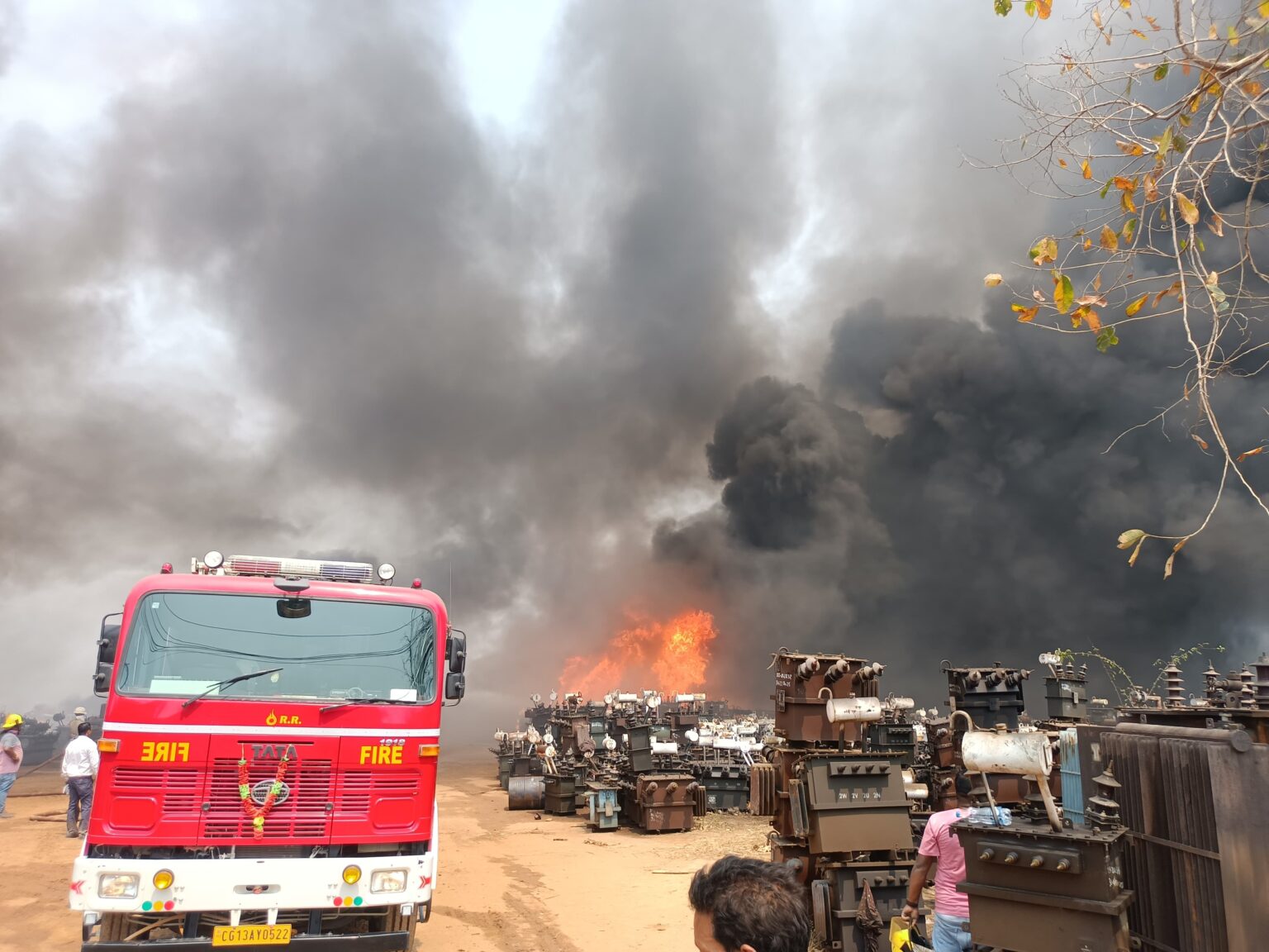 raigarh,   huge fire broke out, electricity department store