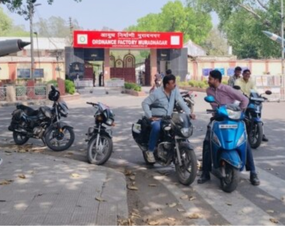 gajiabad,Threat to bomb ,Muradnagar Ordnance Factory  