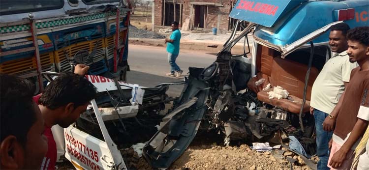 mungeli, Head-on collision, ambulance and truck 
