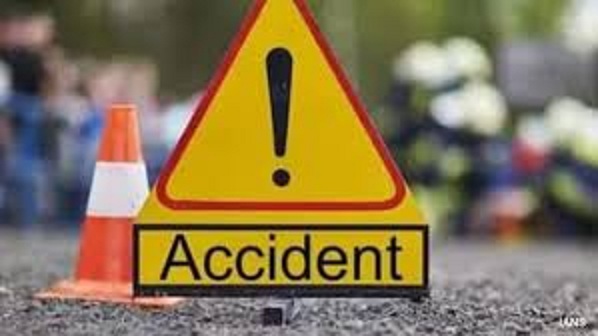 shujalpur, Passenger bus  , three died