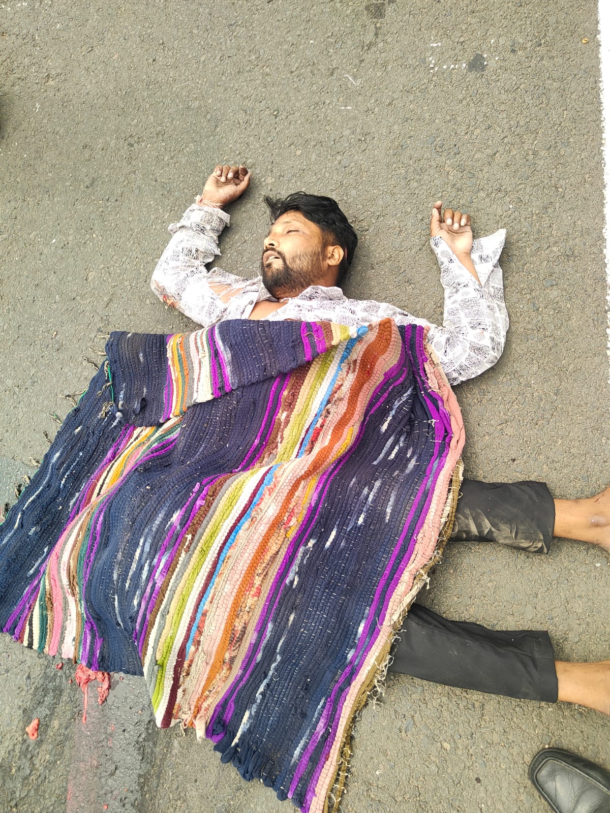 rajgarh,  unknown vehicle crushed , walking on foot
