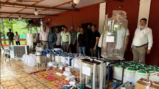   Mumbai, Farm house raided,   raw material  