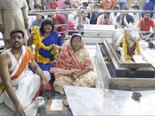 ujjain,Union Minister   Savitri Thakur, visited Baba Mahakal