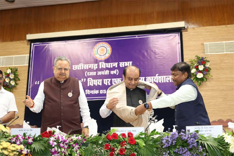 raipur, work of reporting , Dr. Sudhanshu Trivedi