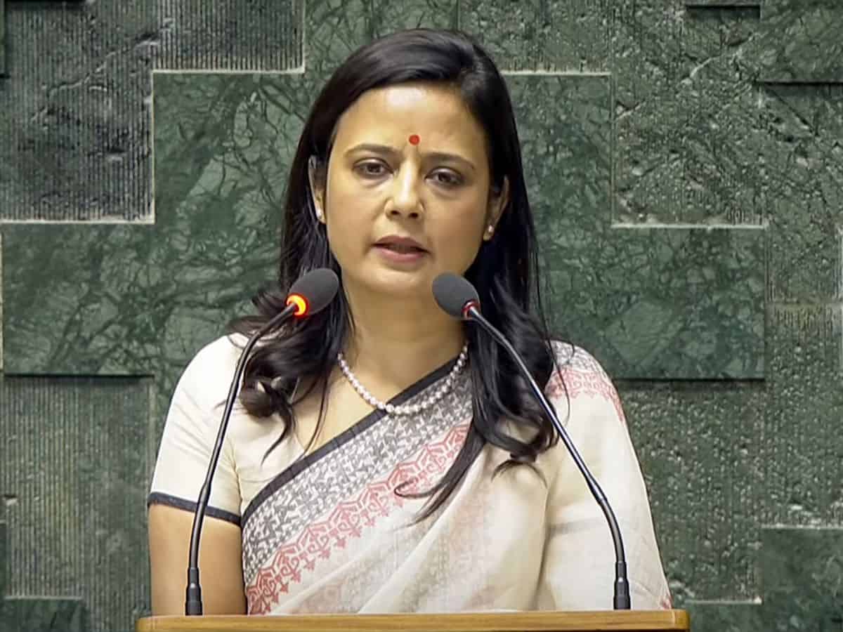 kolkata, Mahua Moitra ,challenged the SIR policy 