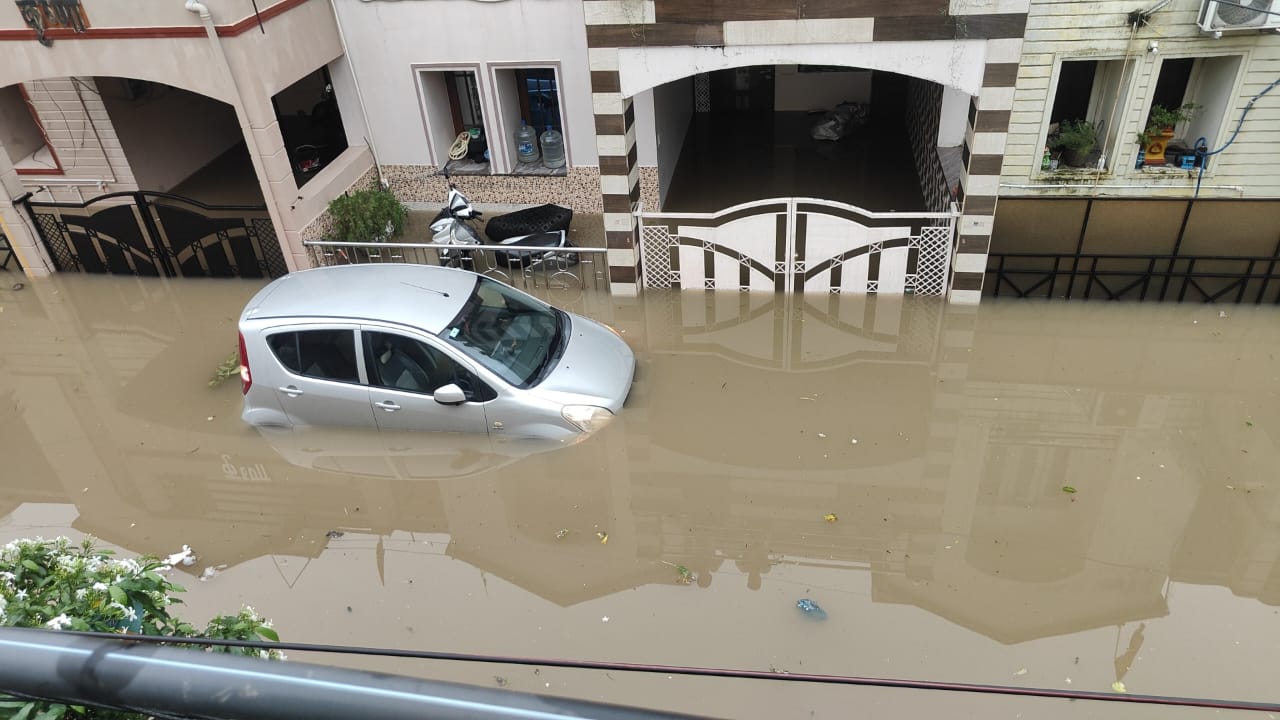  Ambikapur, Ten hours of heavy rain, flood in Banki river  