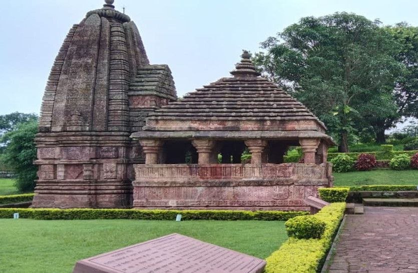 anuppur, Mother Narmada, Abhishek of Pataleshwar Mahadev 