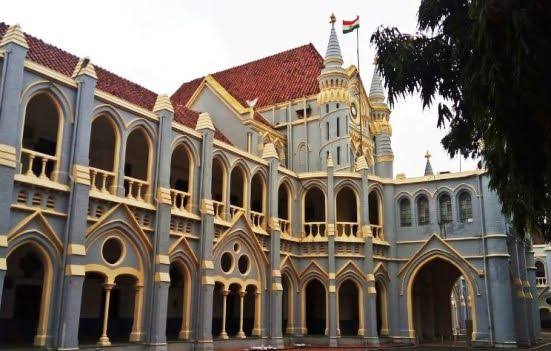 jabalpur, High Court judge, recuses himself 