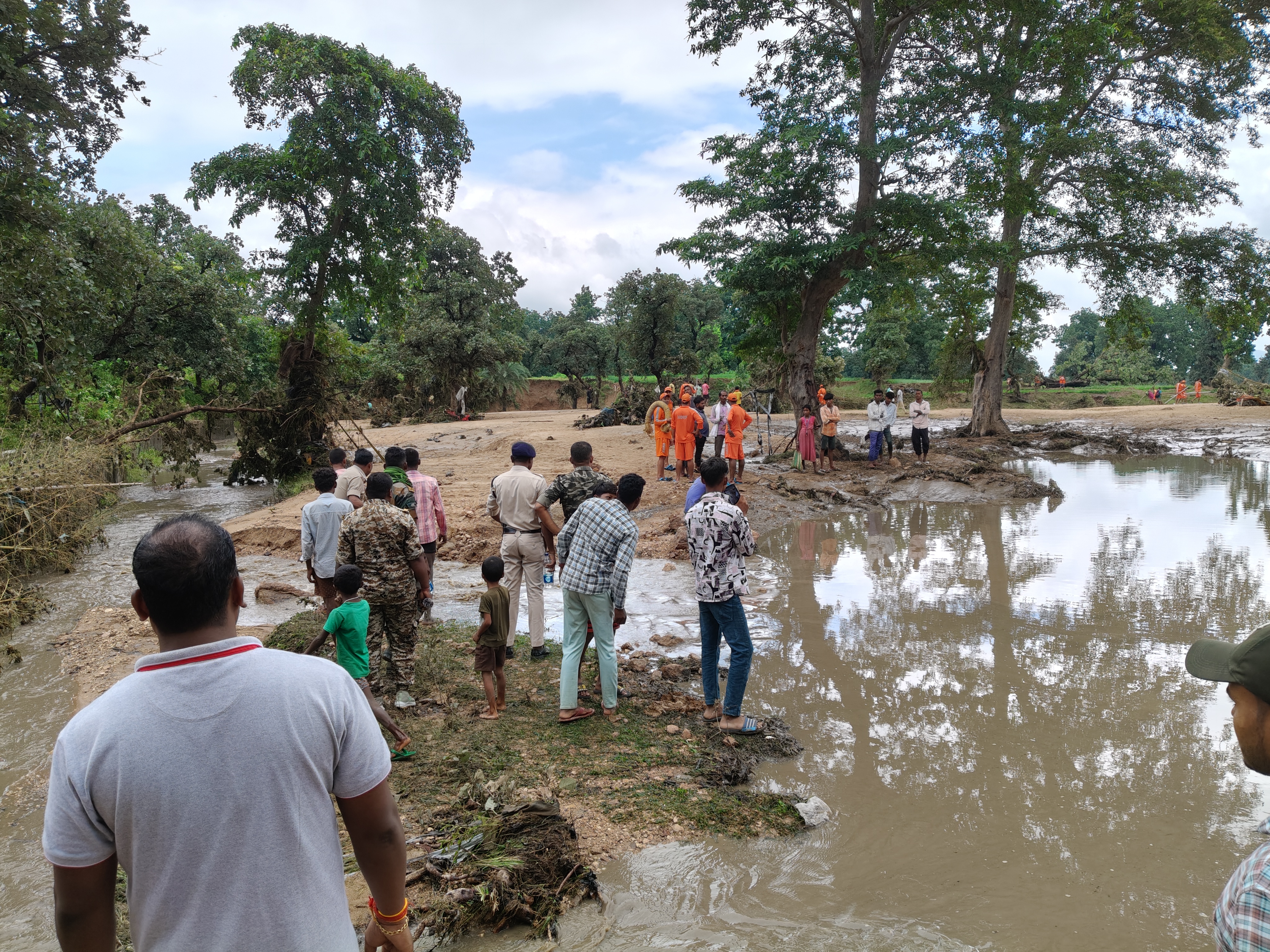 balrampur, 4 people  ,same family died 
