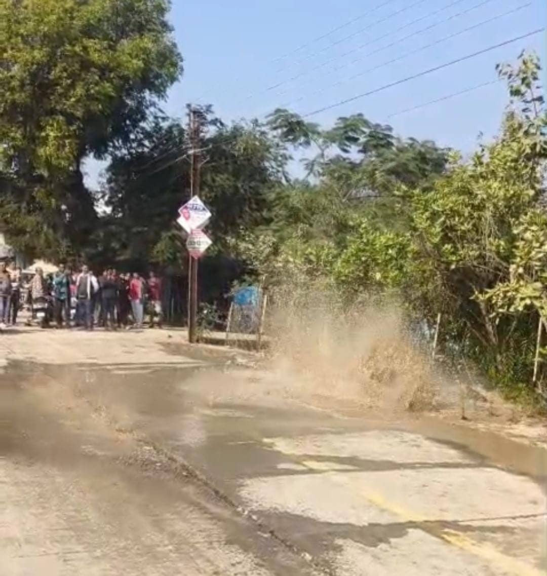 pipeline,1600 crore,Bansagar tap water project has burst