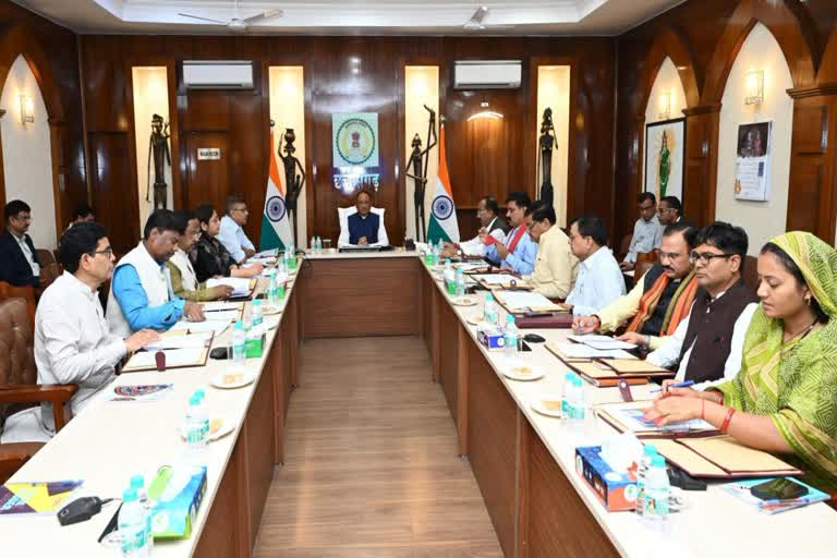 Chhattisgarh , deliberates ,  bill ,  prevent religious , conversions, government clarifies , stand