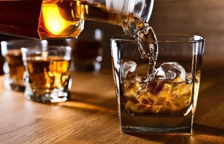 Poisonous liquor factory busted,Operating,BJP leader, farmhouse, Congress leader absconding