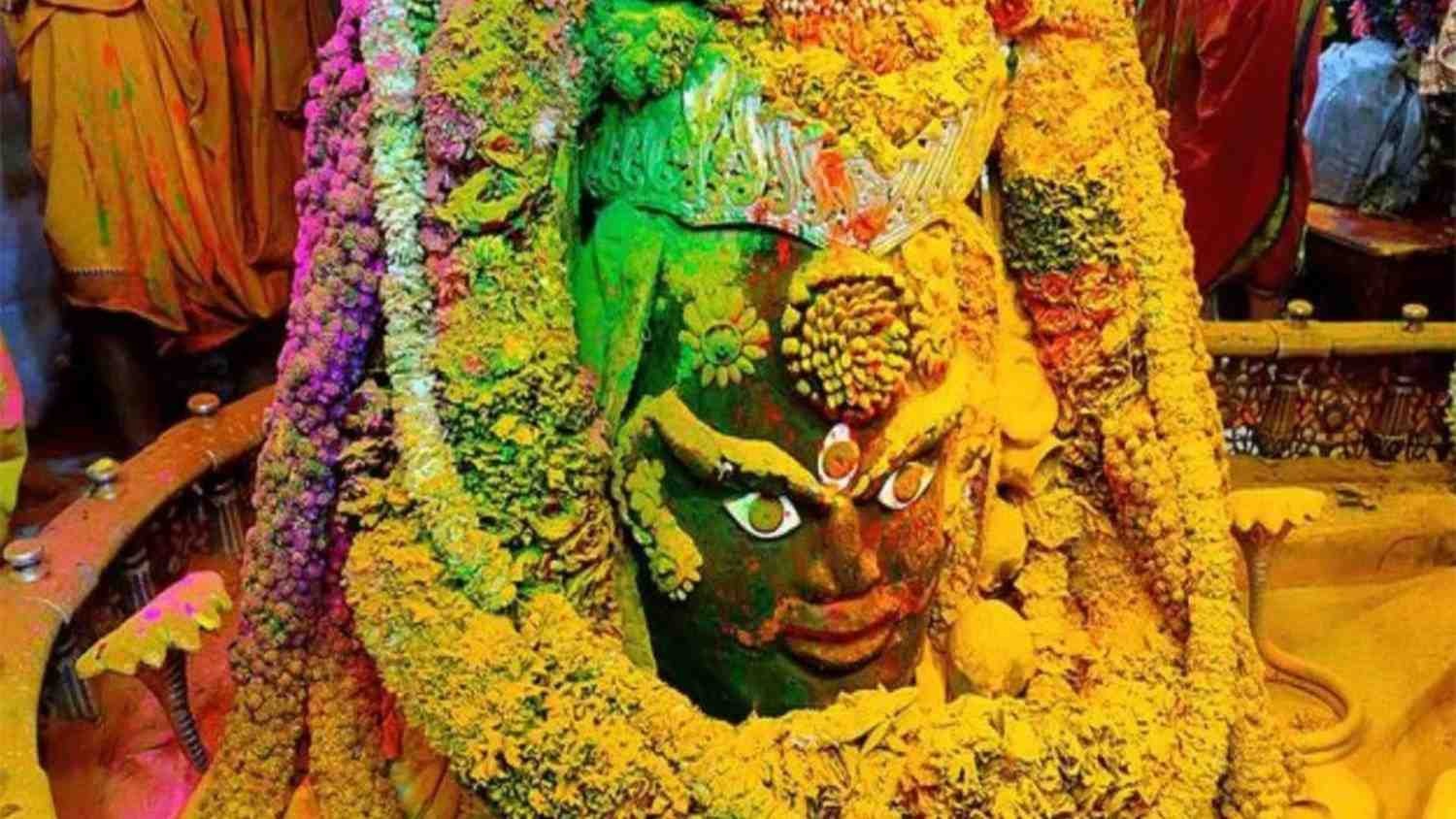 Holi begins with a grand start in the city of Mahakal