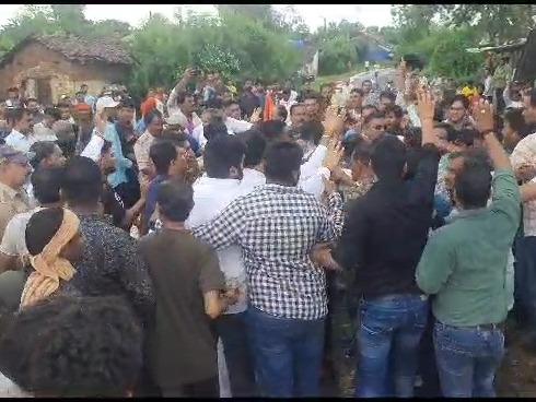 Chaos on stage during Bhoomi Pujan ceremony