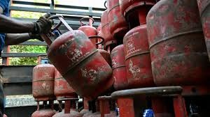 Bhopal , Commercial,  gas cylinder , supply stalled ,  MP , 2 days