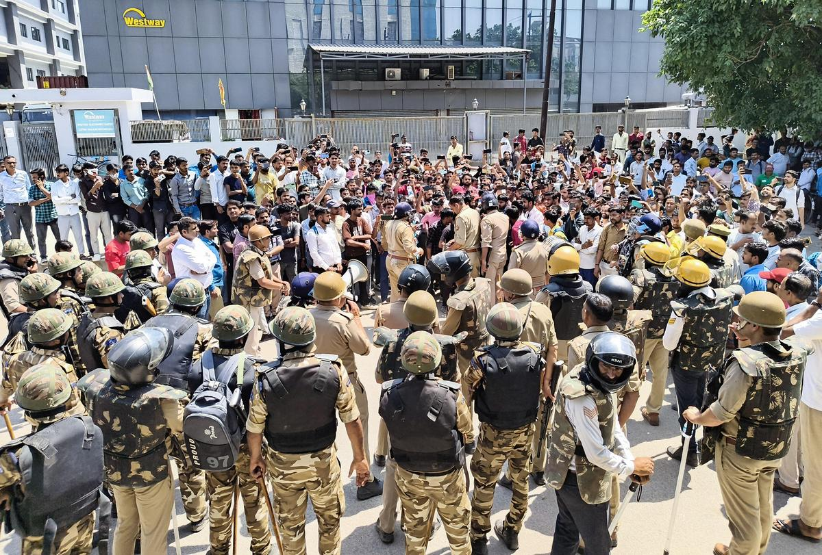 Workers protest , Noida, tension continues, second day