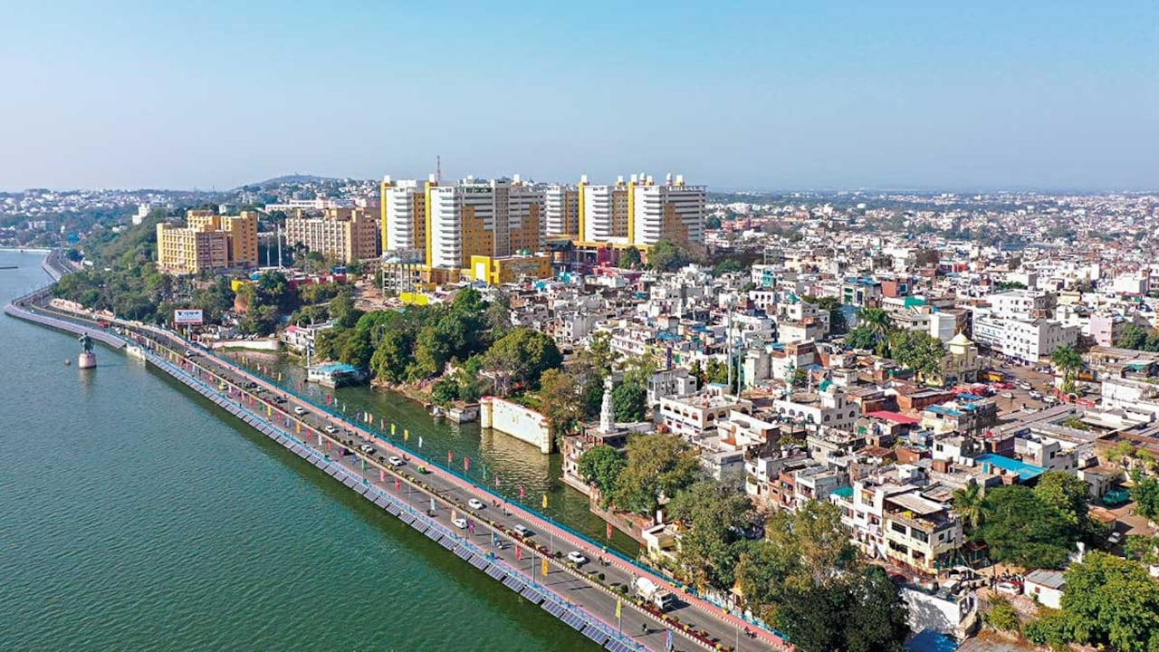 Bhopal ,347 illegal encroachments ,Bada Talab,  50 removed