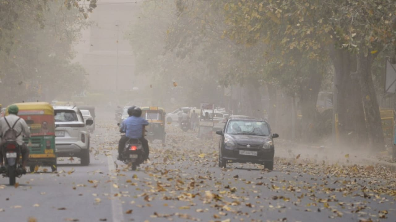 Weather changed , storm and rain, UP, Bihar , Karnataka; record rainfall in Delhi