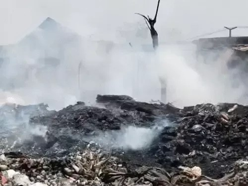 Massive fire Raigarh: Fire spread, scrap warehouse,showroom,bikes burnt, ashes