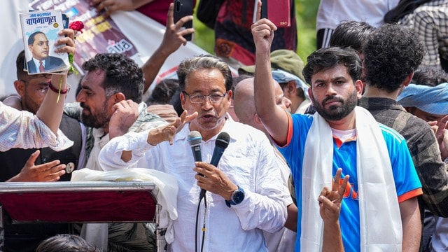 Cockroach Janata Party , Jantar Mantar , resignation , Education Minister.